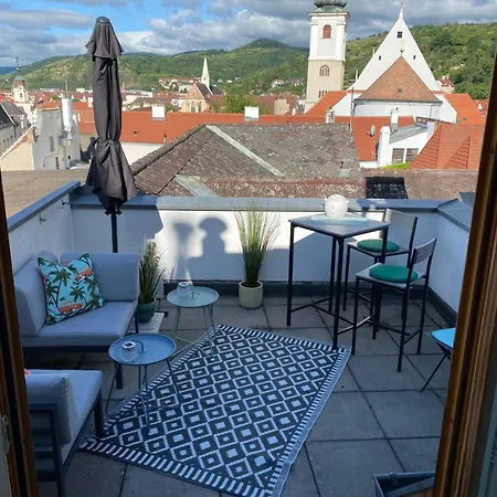 Deluxe über Den Dächern Von Apartment